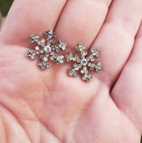 Mid-century Clear and Arora Borealis Rhinestone Snowflake Earrings! - Picture 3 of 4
